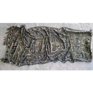 Scarf or tapestry elephant design in blue & cream